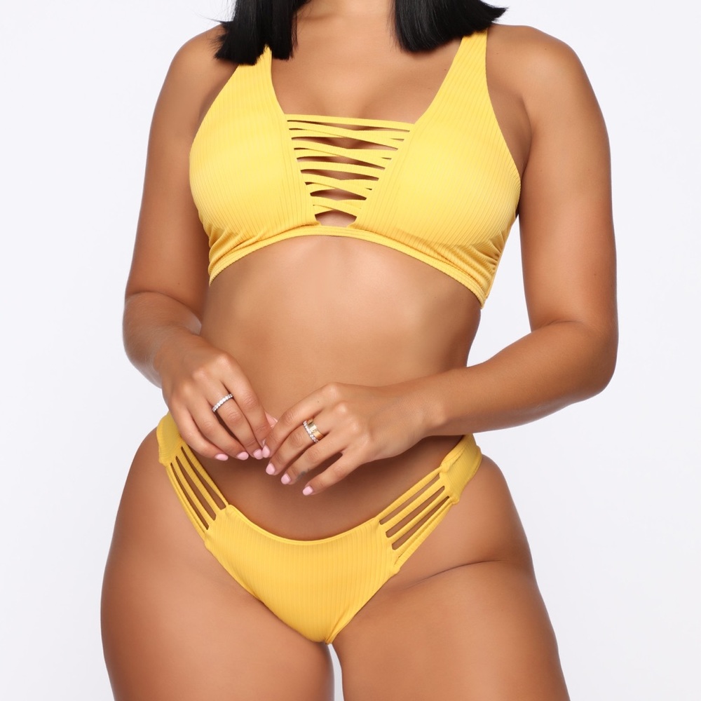 NWT Don’t splash lace up bikini